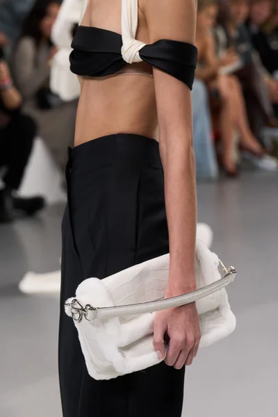 Look 20